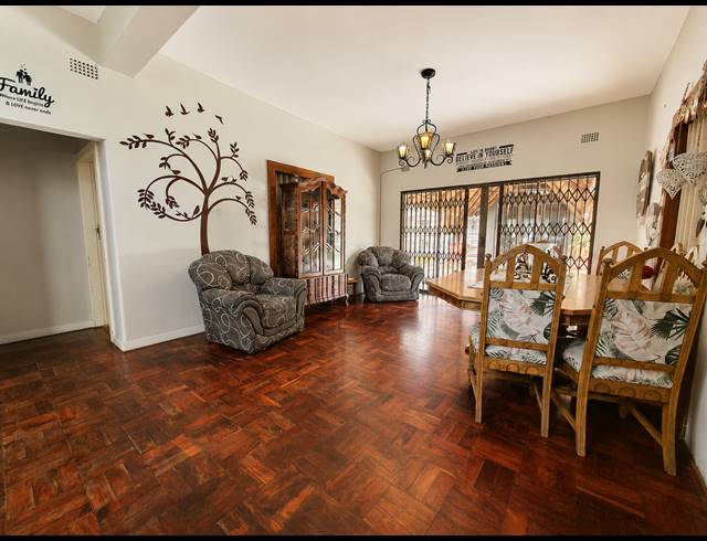 5 BEDROOM HOUSE FOR SALE IN UNITAS PARK